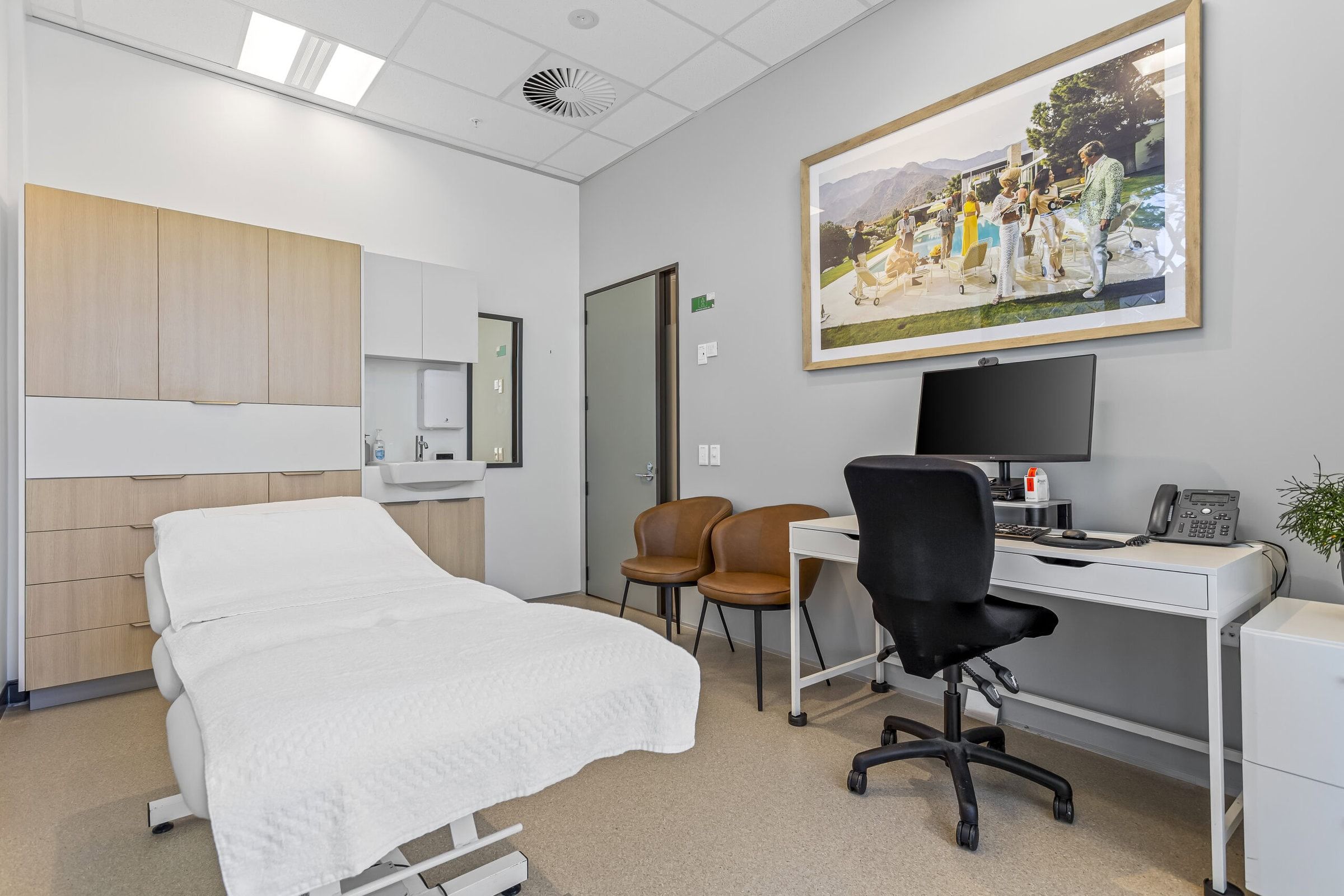 The cometic medicine treatment room at Palm Clinic in Parnell, Auckland
